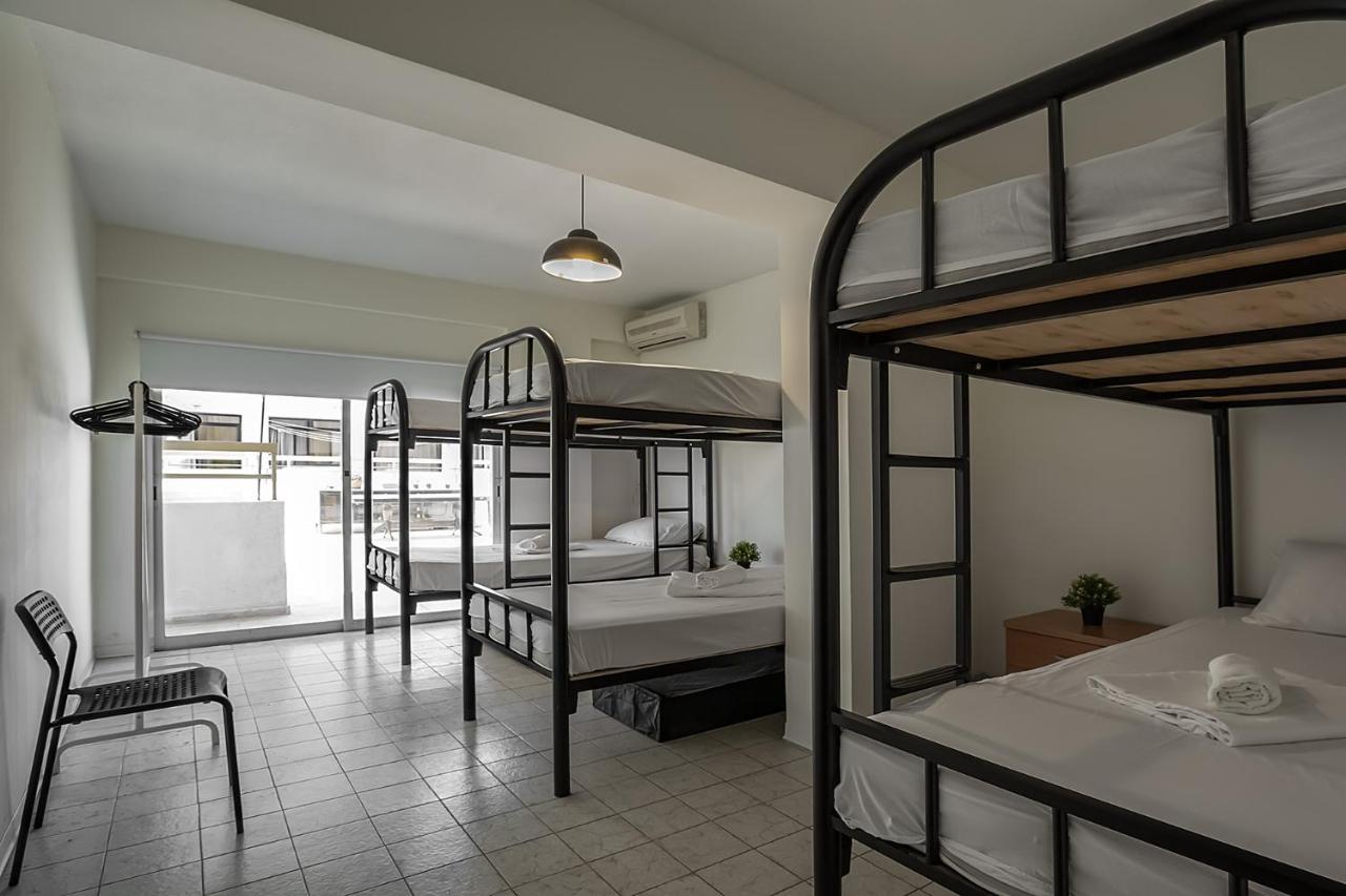 White Hostel 레메소스 외부 사진