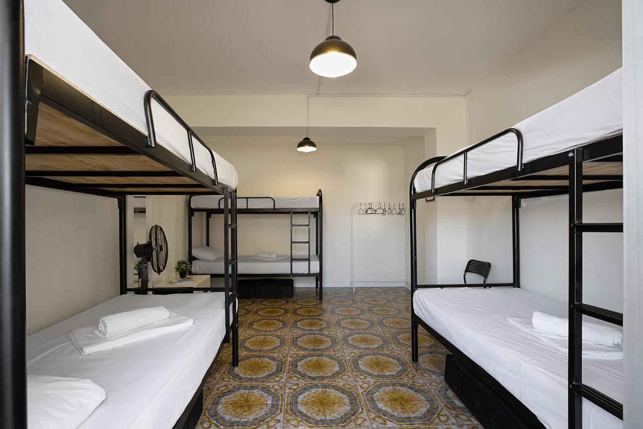 White Hostel 레메소스 외부 사진