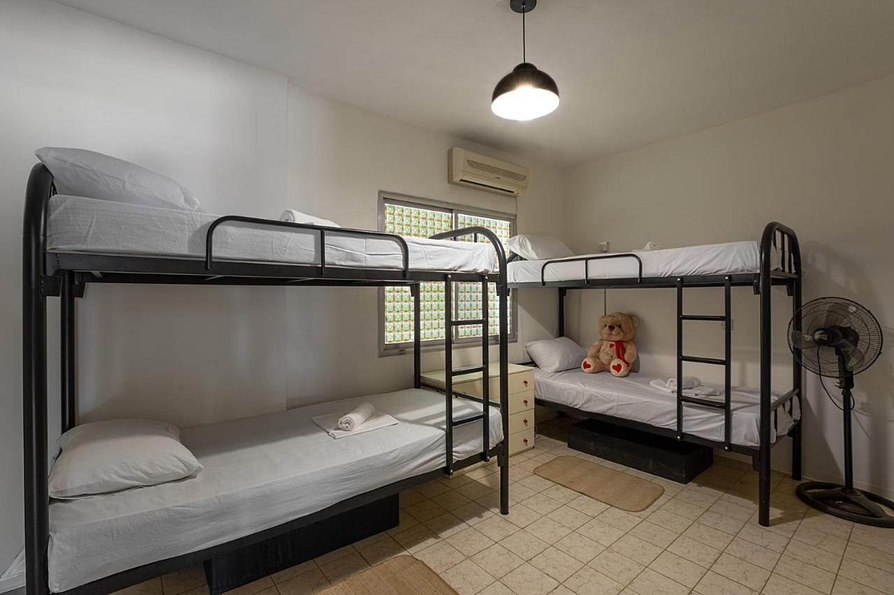 White Hostel 레메소스 외부 사진