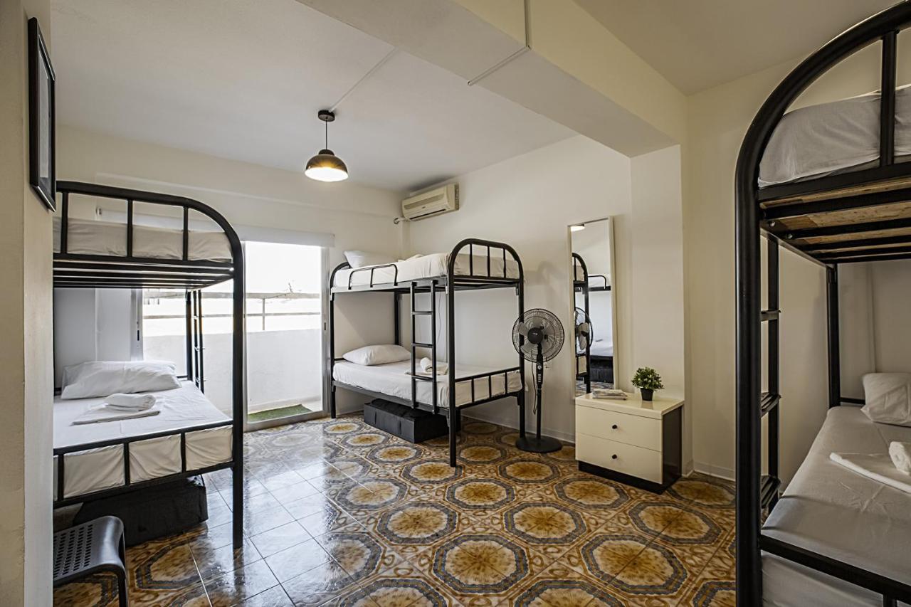 White Hostel 레메소스 외부 사진
